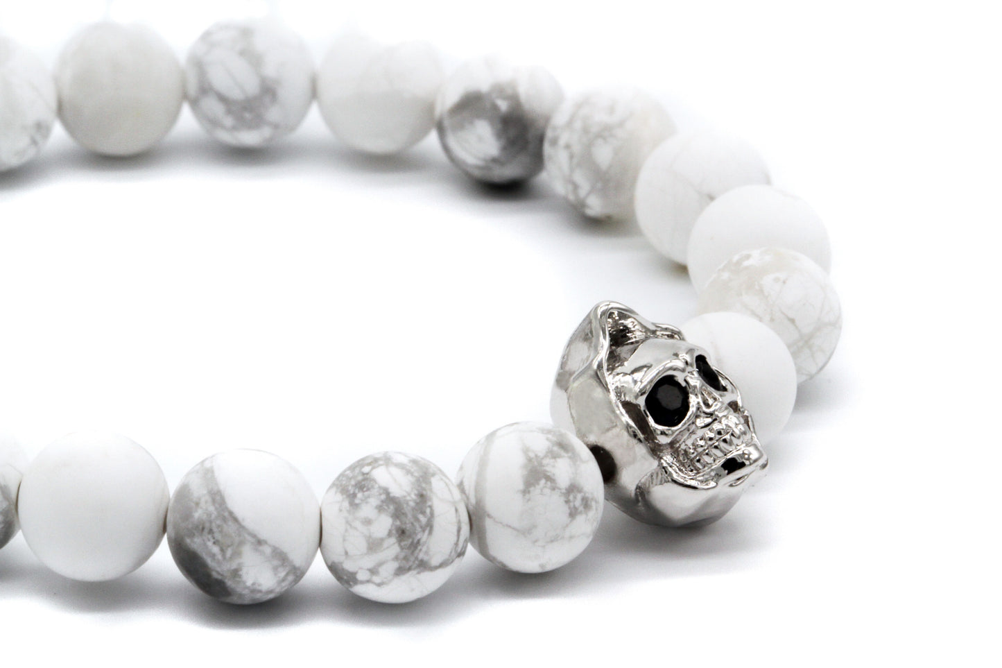 Pulsera de calavera con cuentas de howlita blanca mate de 8 mm 